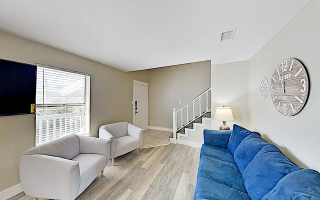 photo 4 of Beachside W/ Balcony - Walkable Location! 3 Bedroom Condo
