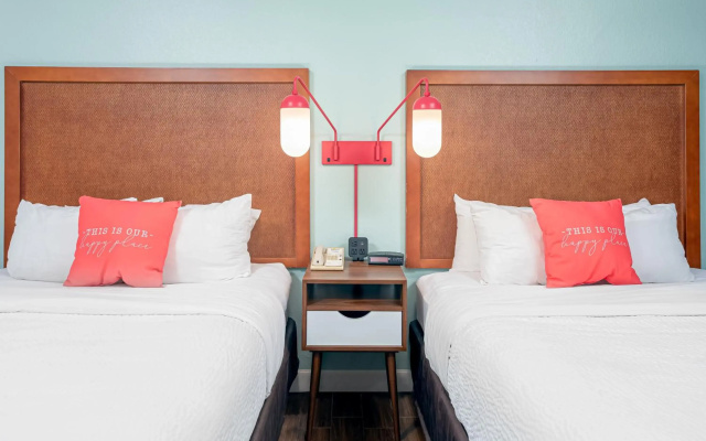 photo 4 of Beachside Hotel & Suites