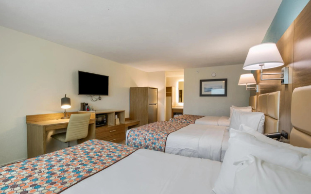 photo 4 of Beachside Resort Hotel