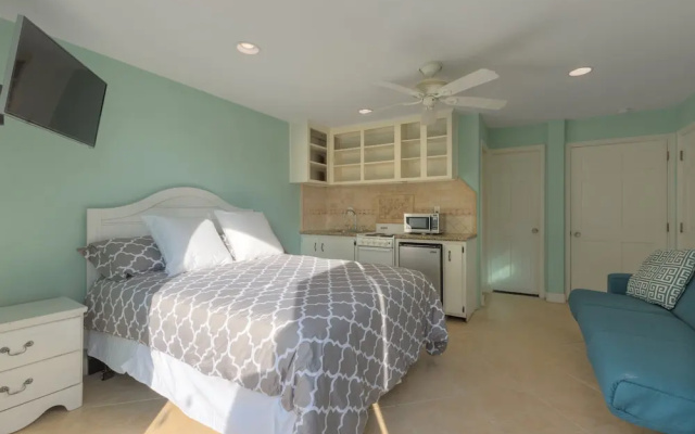 photo 3 of Beachside Studio With Mini Kitchen - Sleeps 2