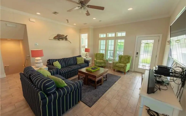 photo 2 of Beachy Villa Vista Apartment 5