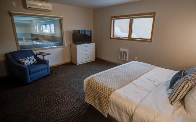 photo 5 of Beacon Pointe on Lake Superior