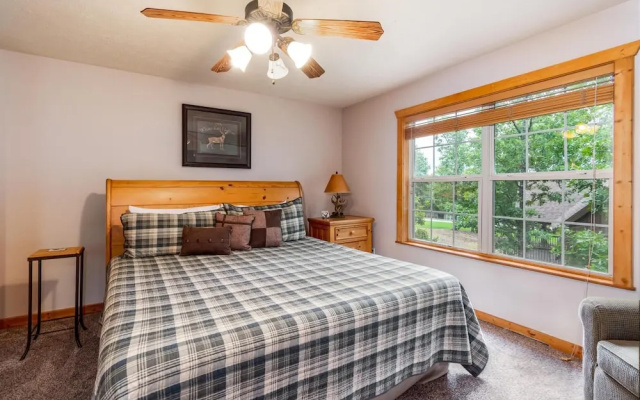 photo 2 of Bear Cabin Getaway