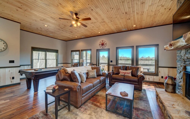 photo 2 of Bear Claw Cabin by Escape to Blue Ridge