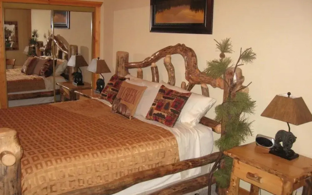 photo 4 of Bear Creek Cabin by RedAwning