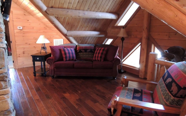 photo 3 of Bear Foot Lodge 4 Bedrooms 4.5 Bathrooms Cabin