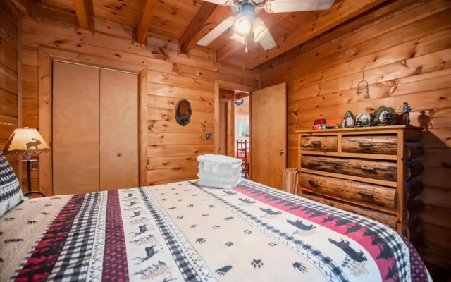 photo 2 of Bear Necessities-cozy Cabin Beside Briar Creek Fire pit Wifi and pet Friendly