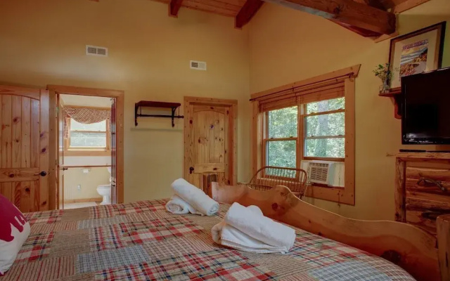 photo 4 of Bear Paw Lodge - 3 Br Cabin