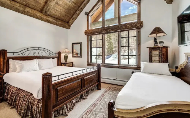 photo 4 of Bear Paw Lodge