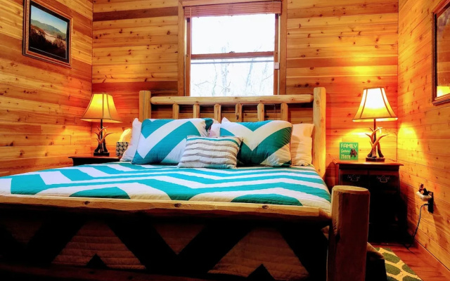 photo 3 of Bear With Us - Two Bedroom Cabin