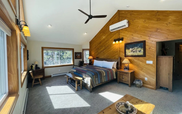 photo 3 of Bear-a-dise E.v. Reg #3432 4 Bedrooms 3.5 Bathrooms Cabin