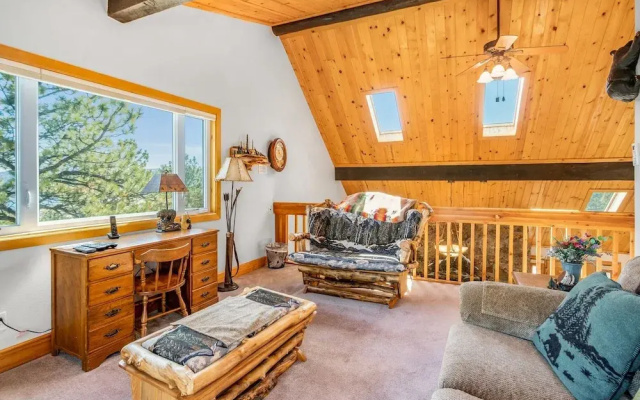 photo 4 of Bear-a-dise E.v. Reg #3432 4 Bedrooms 3.5 Bathrooms Cabin