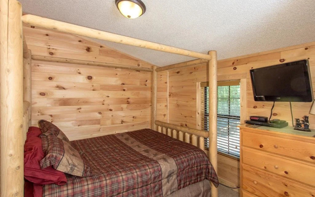 photo 2 of Bearadise Retreat Cabin