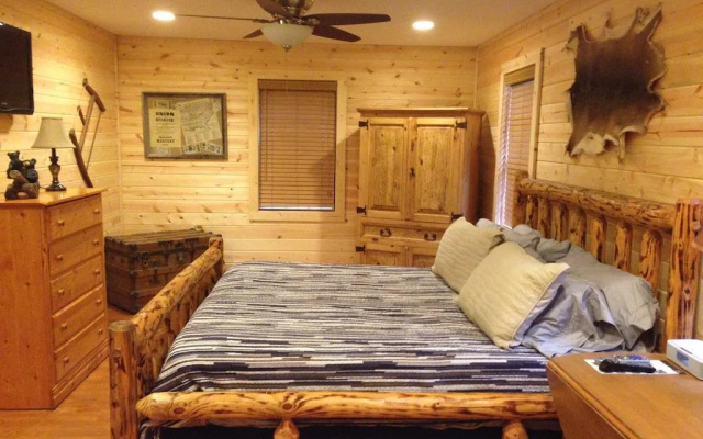 photo 5 of Bearadise Retreat Cabin