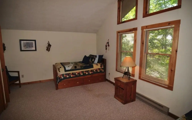 photo 2 of Bear`s Den - Northface