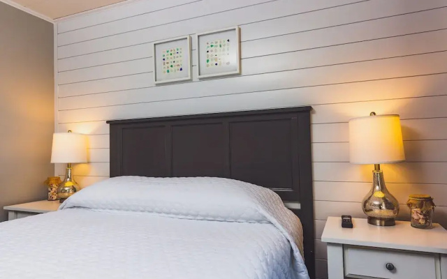 photo 4 of Bearskin Neck Motor Lodge