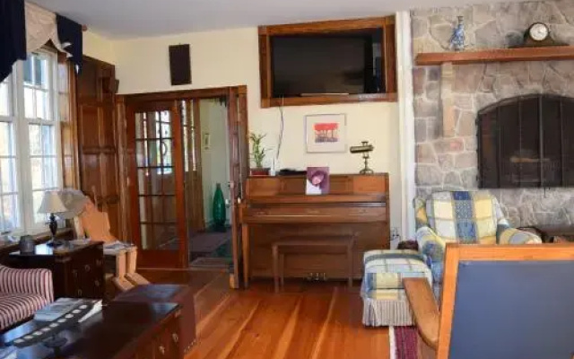 photo 2 of Beauport Inn Bed And Breakfast