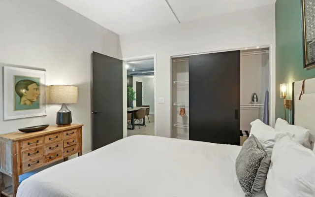 photo 2 of Beautiful 1BR Apt w Laundry in Belmont