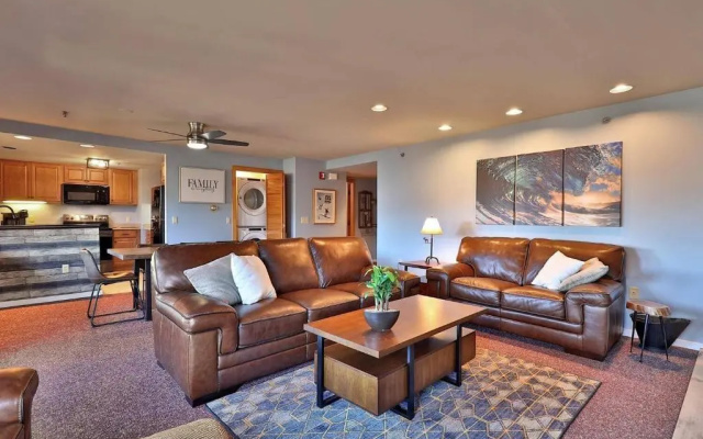 photo 2 of Beautiful 2 Bedroom Condo - Highridge B6