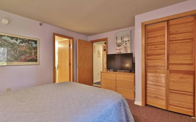 photo 4 of Beautiful 2 Bedroom Condo - Highridge B6