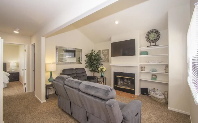 photo 4 of Beautiful 2 Bedroom Detached Apartment, Walk to Downtown Monterey and Fishermans Wharf
