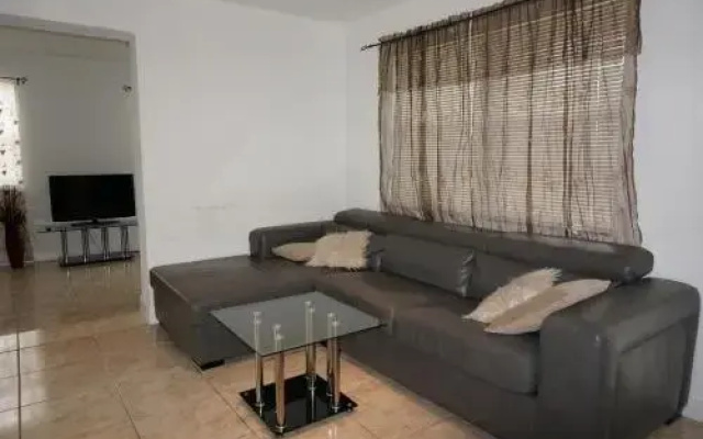 photo 2 of Beautiful 2 + Den Family House in Hollywood Florida