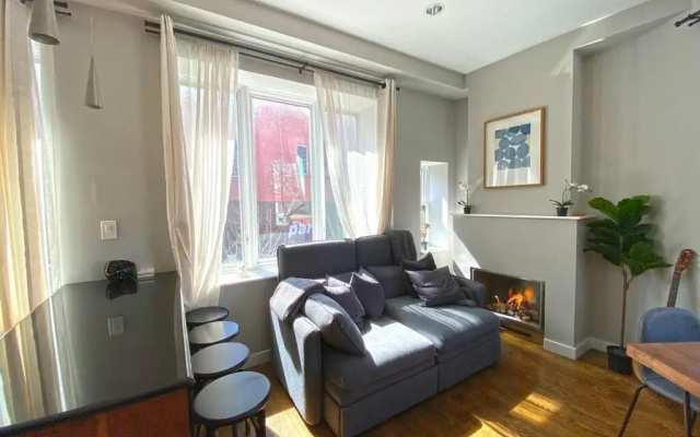 photo 2 of Beautiful 3 Bdrm 2 Bath Private Luxury Townhouse!