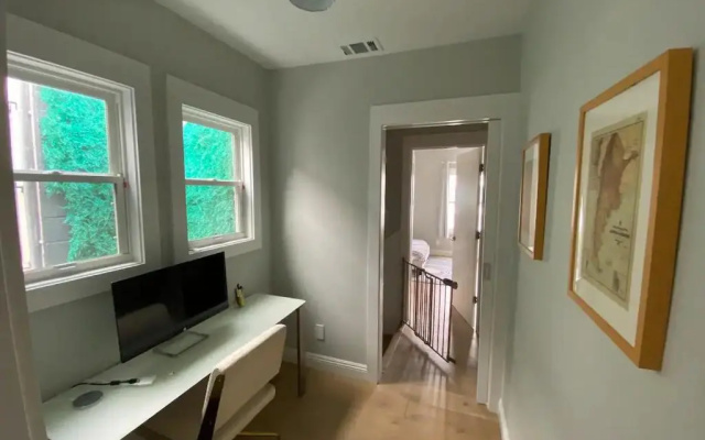 photo 3 of Beautiful 3 Bed 3 Bath upper house in Bernal Glen