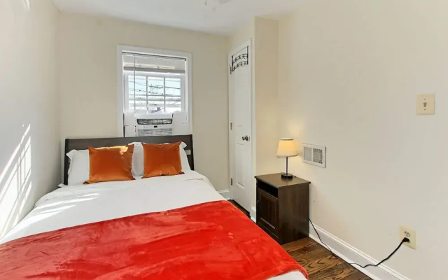 photo 3 of Beautiful 3br/2ba Colonial House | CozySuites
