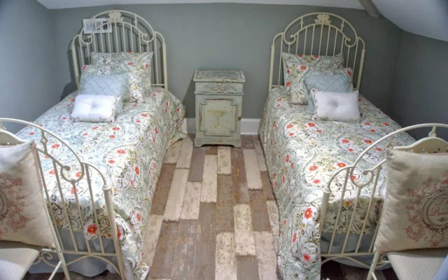 photo 4 of Beautiful 6 Bed, 5 Bath Historic Savannah Home
