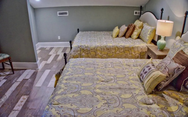 photo 5 of Beautiful 6 Bed, 5 Bath Historic Savannah Home