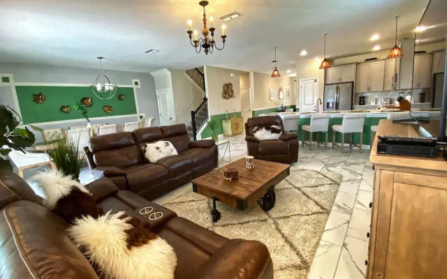photo 2 of Beautiful 8 Bedroom Home in Champions Gate