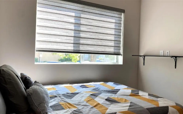 photo 3 of Beautiful and Sunny 3bd 2ba Hollywood Apartment