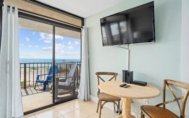 photo 3 of Laguna Reef 308 - Beautiful Bay View by Ryson Vacation Rentals