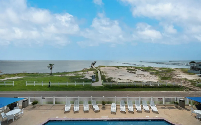 photo 4 of Laguna Reef 308 - Beautiful Bay View by Ryson Vacation Rentals