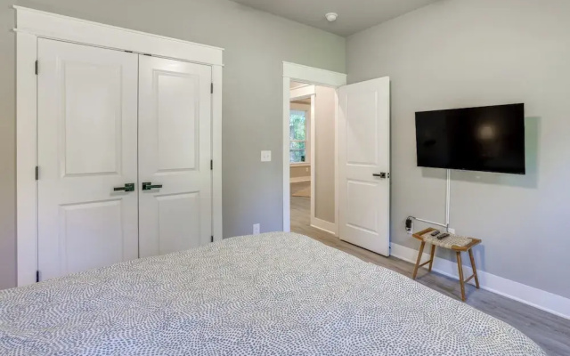photo 5 of Beautiful Bella Vista Home: Grill, Bike To Trails!