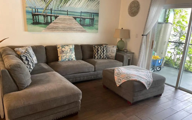 photo 4 of Beautiful Bright & Sparkling 2Bed 1Bath Beach Retreat - Unit 212