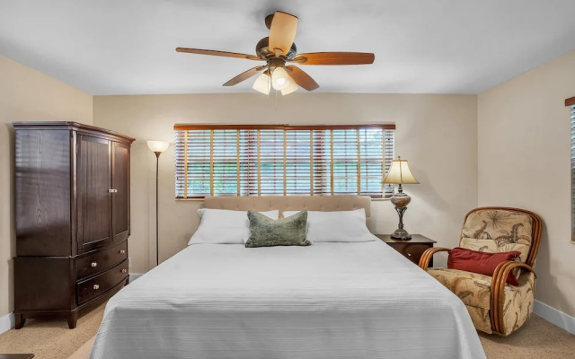 photo 2 of Beautiful Comfy Home With Private Hot Tub Close To Beach 2 Bedroom Home by RedAwning