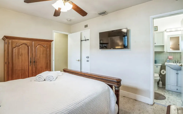photo 4 of Beautiful Comfy Home With Private Hot Tub Close To Beach 2 Bedroom Home by RedAwning