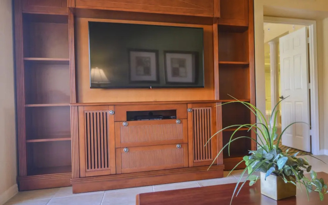 photo 3 of Beautiful Condo Near Universal Studios