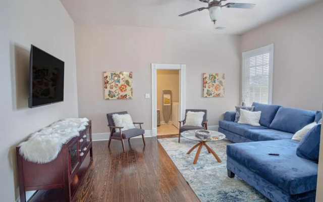 photo 2 of Beautiful Craftmans 4BR 2 5BA Home Near Downtown