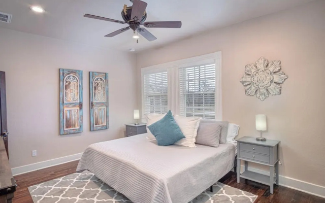 photo 5 of Beautiful Craftmans 4BR 2 5BA Home Near Downtown