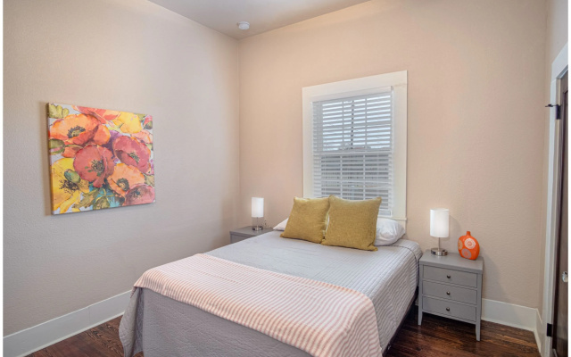 photo 4 of Beautiful Craftmans  4BR/2,5BA Home Near Downtown
