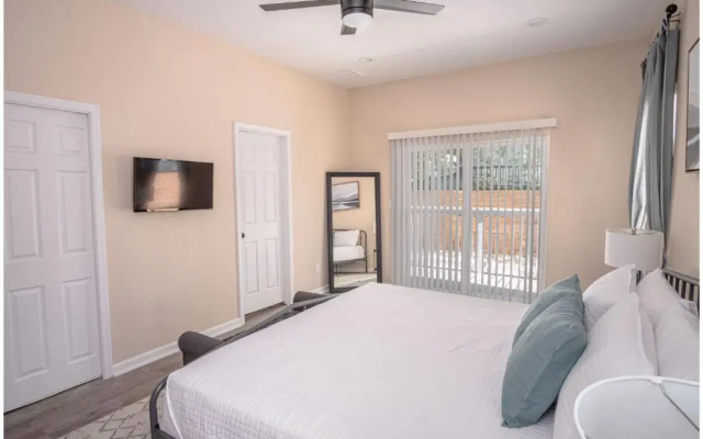 photo 4 of Beautiful Fenced 3BR 2BA Near Exciting Downtown