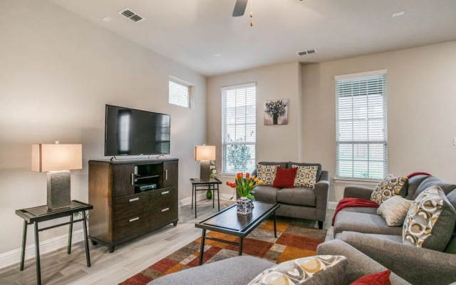 photo 3 of Beautiful furnished 3 bedroom Allen Home