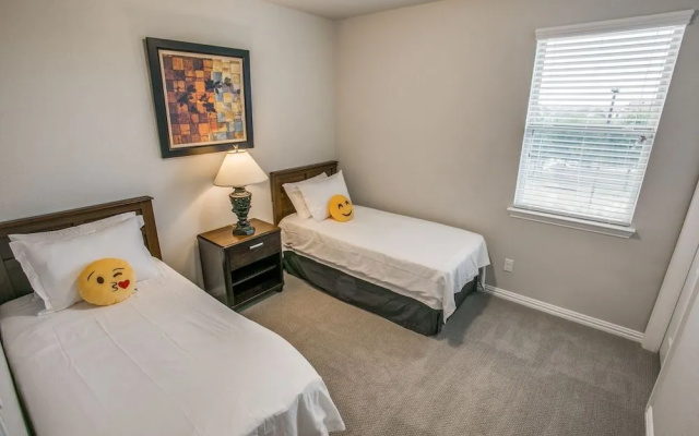 photo 5 of Beautiful furnished 3 bedroom Allen Home