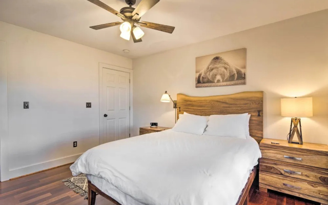 photo 4 of Tranquil Hendersonville Cabin w/ Mountain Views!