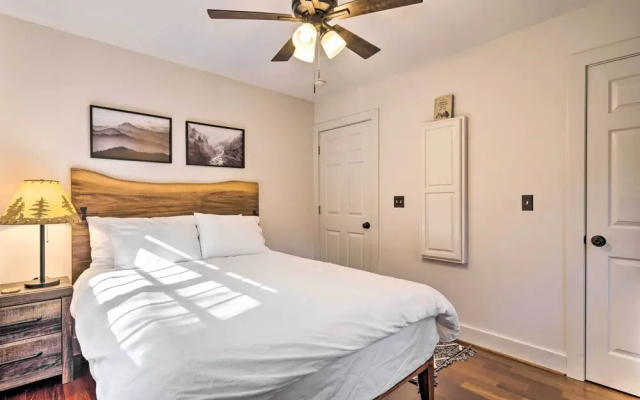 photo 5 of Tranquil Hendersonville Cabin w/ Mountain Views!