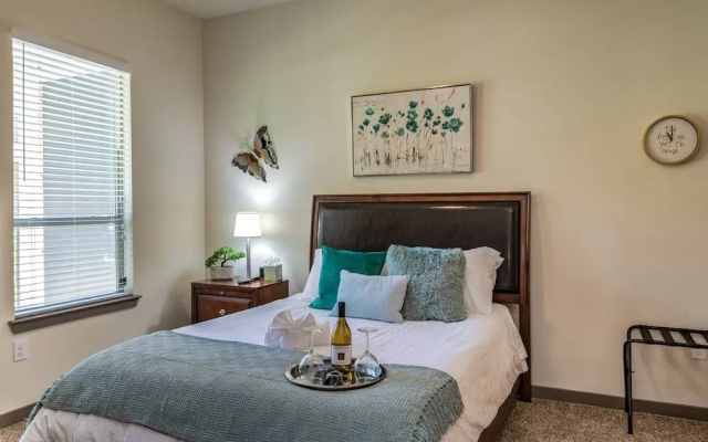 photo 3 of Beautiful Home Near Energy Corridor Pool & Patio