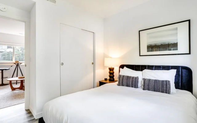 photo 5 of Beautiful Kenmore Retreat Near Marina & Beach!
